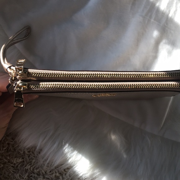 ✨NEW✨COACH gold double zip clutch wallet♥️ - Picture 5 of 8